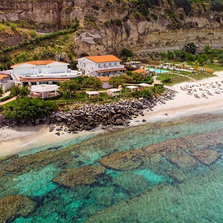 Borgo Di Riaci Beach Resort سانتا دومينيكا المظهر الخارجي الصورة