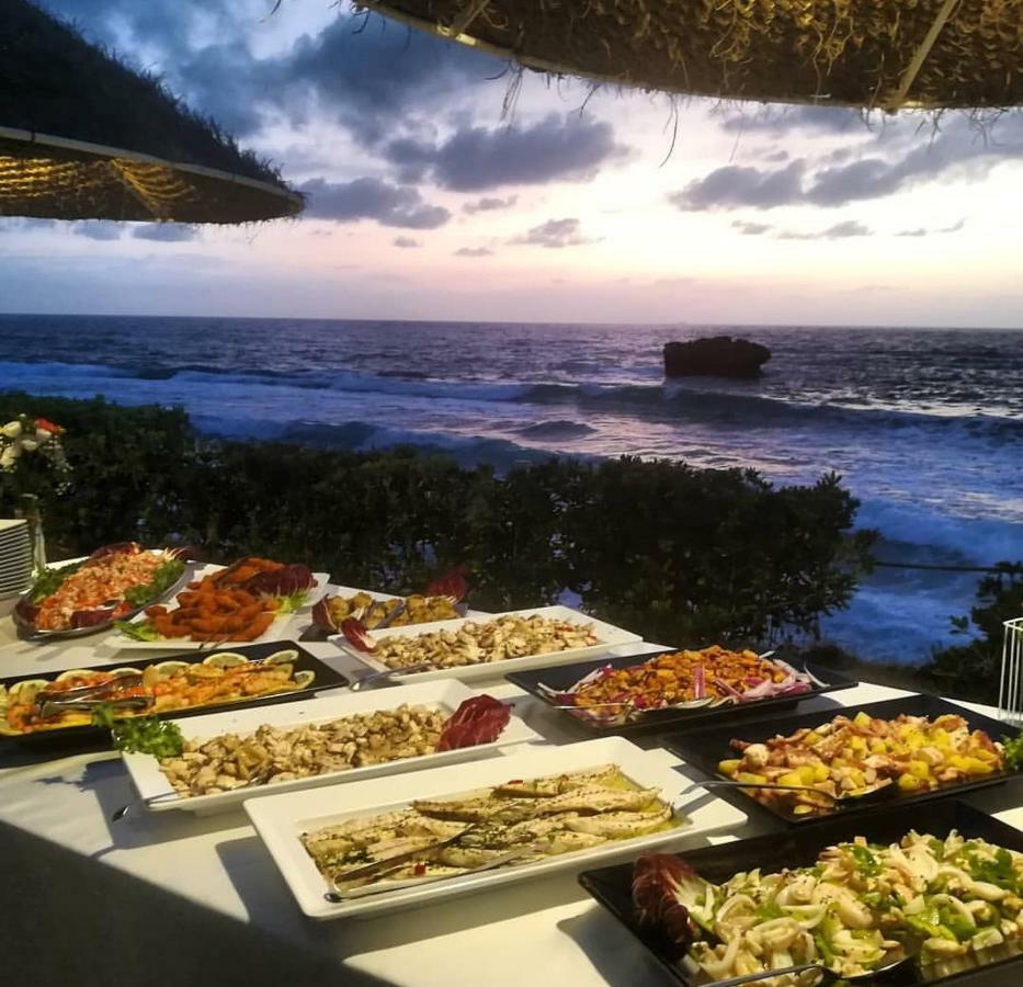 Borgo Di Riaci Beach Resort سانتا دومينيكا المظهر الخارجي الصورة