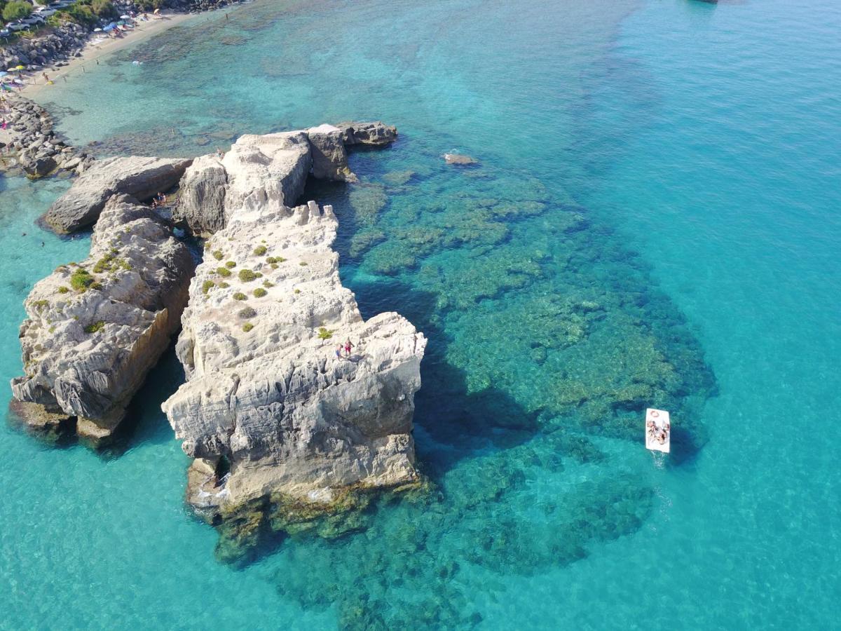 Borgo Di Riaci Beach Resort سانتا دومينيكا المظهر الخارجي الصورة