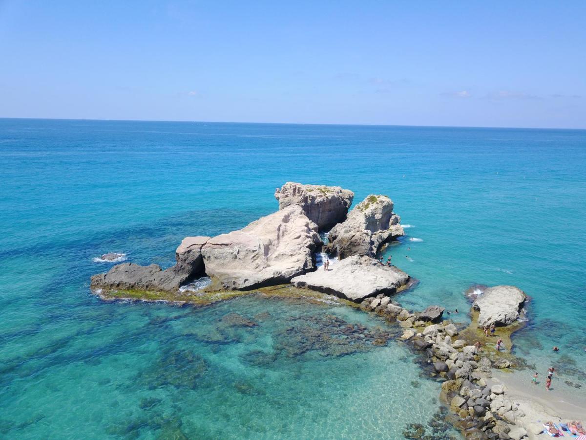 Borgo Di Riaci Beach Resort سانتا دومينيكا المظهر الخارجي الصورة
