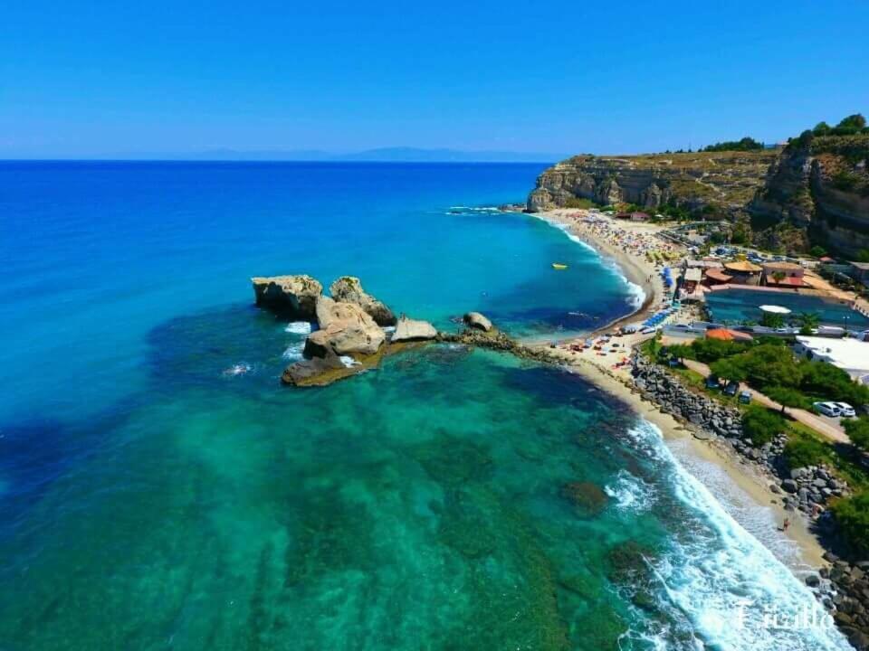 Borgo Di Riaci Beach Resort سانتا دومينيكا المظهر الخارجي الصورة