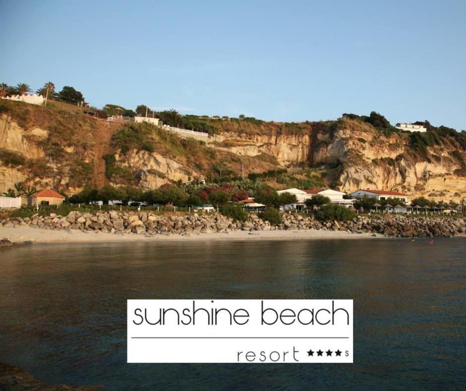 Borgo Di Riaci Beach Resort سانتا دومينيكا المظهر الخارجي الصورة